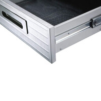 Werkbank mit Lochwand und Haken 4